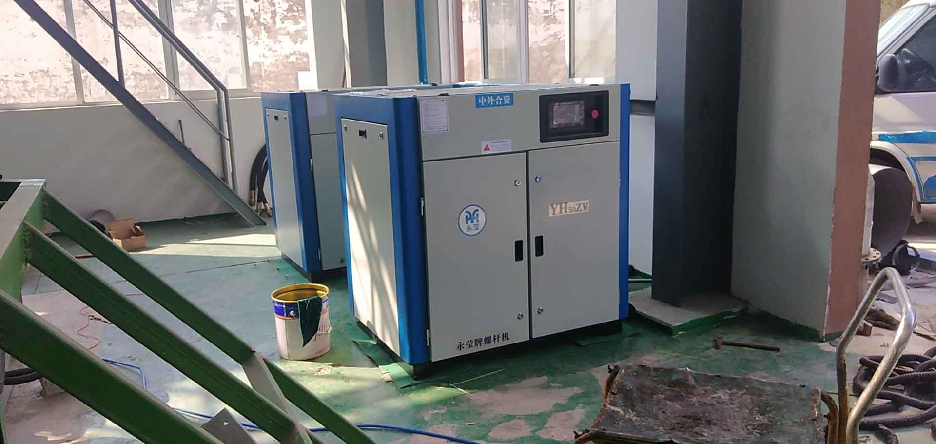 簡單說說螺桿式空壓機漏油故障判斷與排除方法，權偉永瑩螺桿空壓機廠家